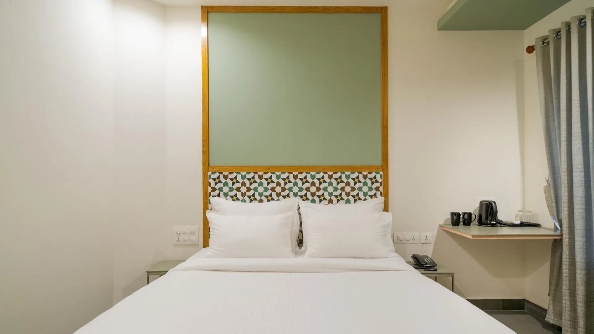 ***  Aryaas Regent Hotel Kochi India