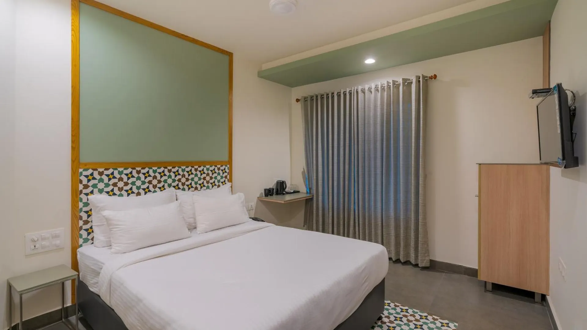 Aryaas Regent Hotel Kochi