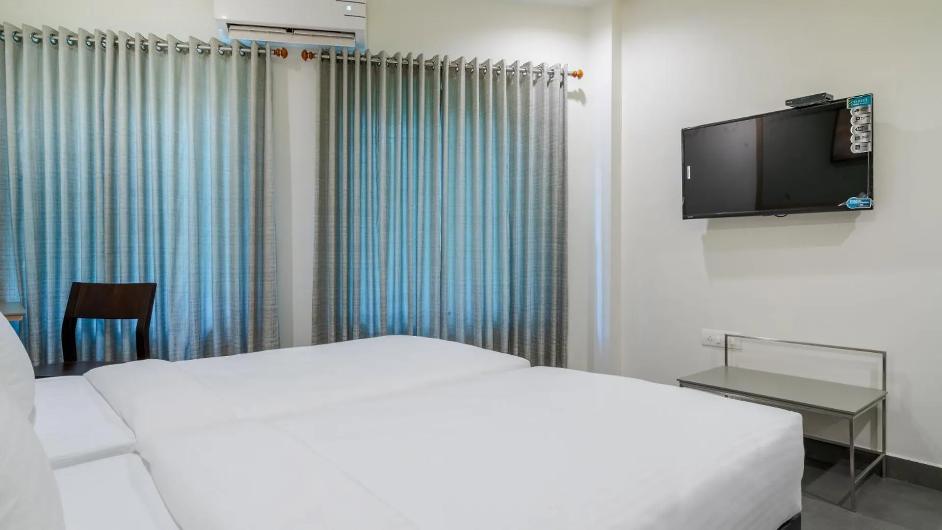Aryaas Regent Hotel Kochi 3*,